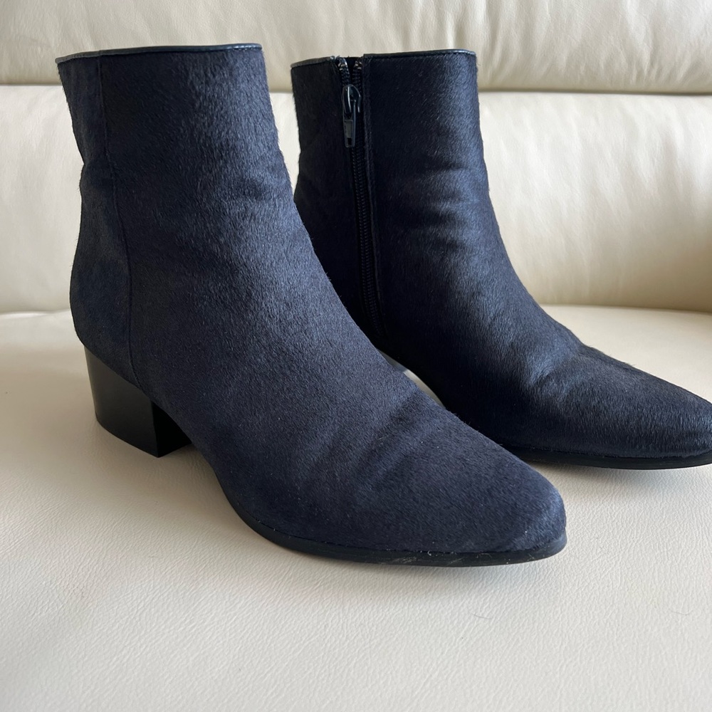 Urban Outfitters Navy Blue Faux Hair Ankle Boots Size 7